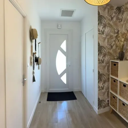 Maison De *