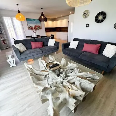 Maison De